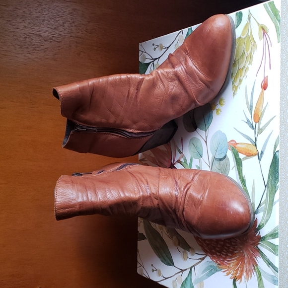 Wittners Leather Ankle Boots - Picture 5 of 7